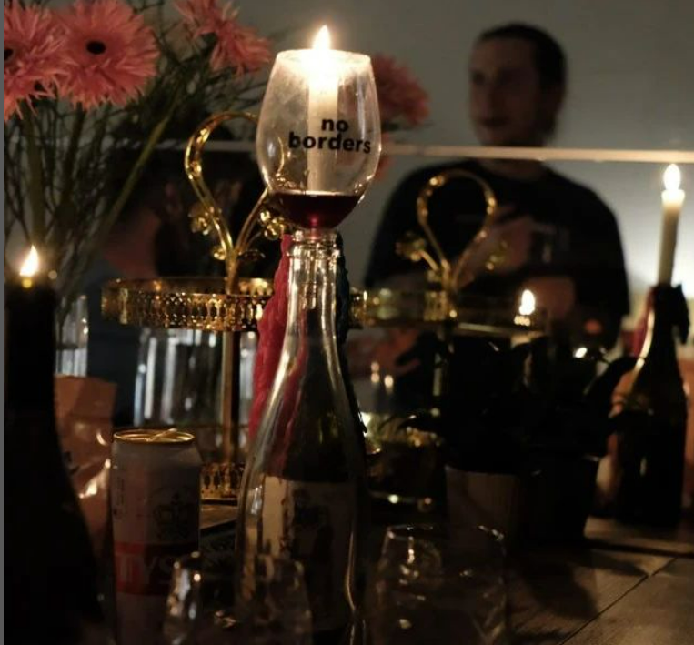 FREUDE. HOFFNUNG. CHAMPAGNER!