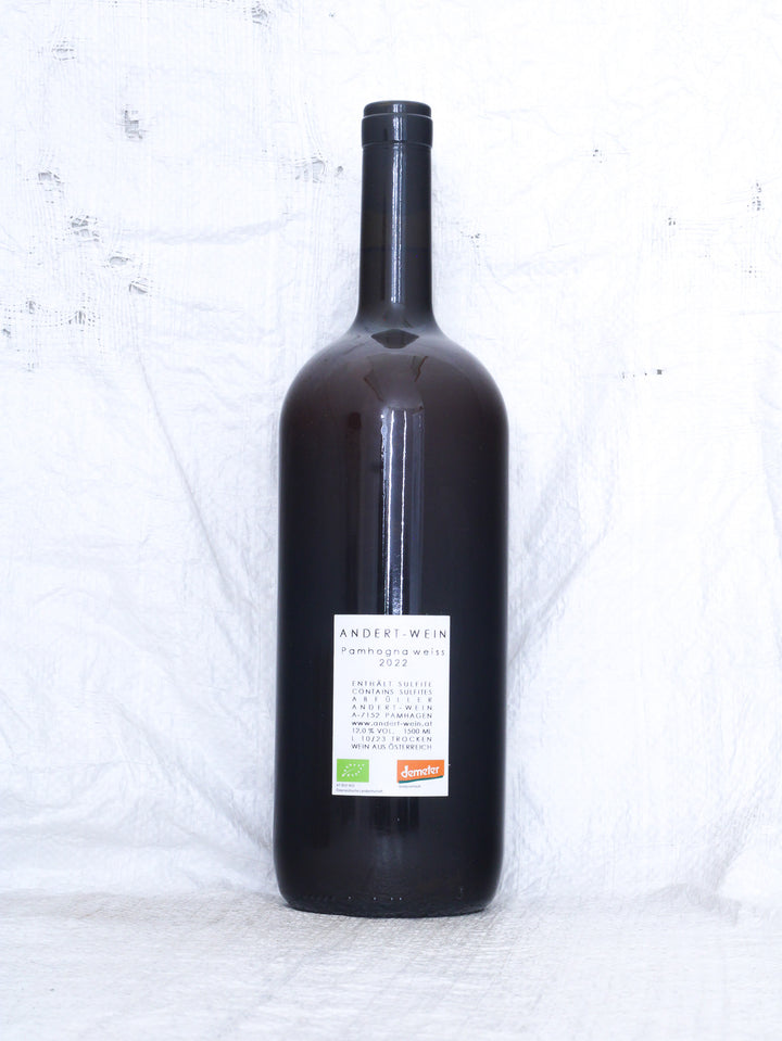 Michael & Erich Andert
Pamhogna Weiss 2022 1,5 Liter Magnum Bio Weißwein aus dem Burgenland