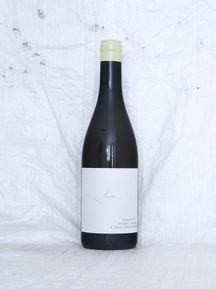 Pinot Blanc ErdeLuftGras 2025 von Claus Preisinger aus Gols im Burgenland – biodynamischer Bio Weißwein, Vorderansicht der Weinflasche.