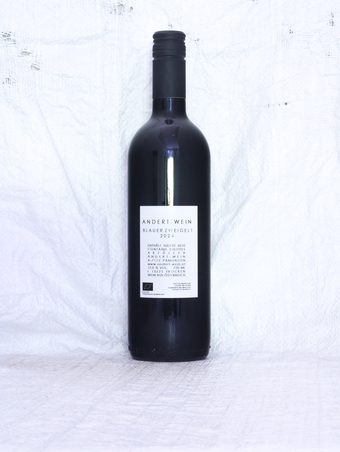 Flasche Blauer Zweigelt 2024 von Michael Erich Andert – saftiger österreichischer Bio-Rotwein.