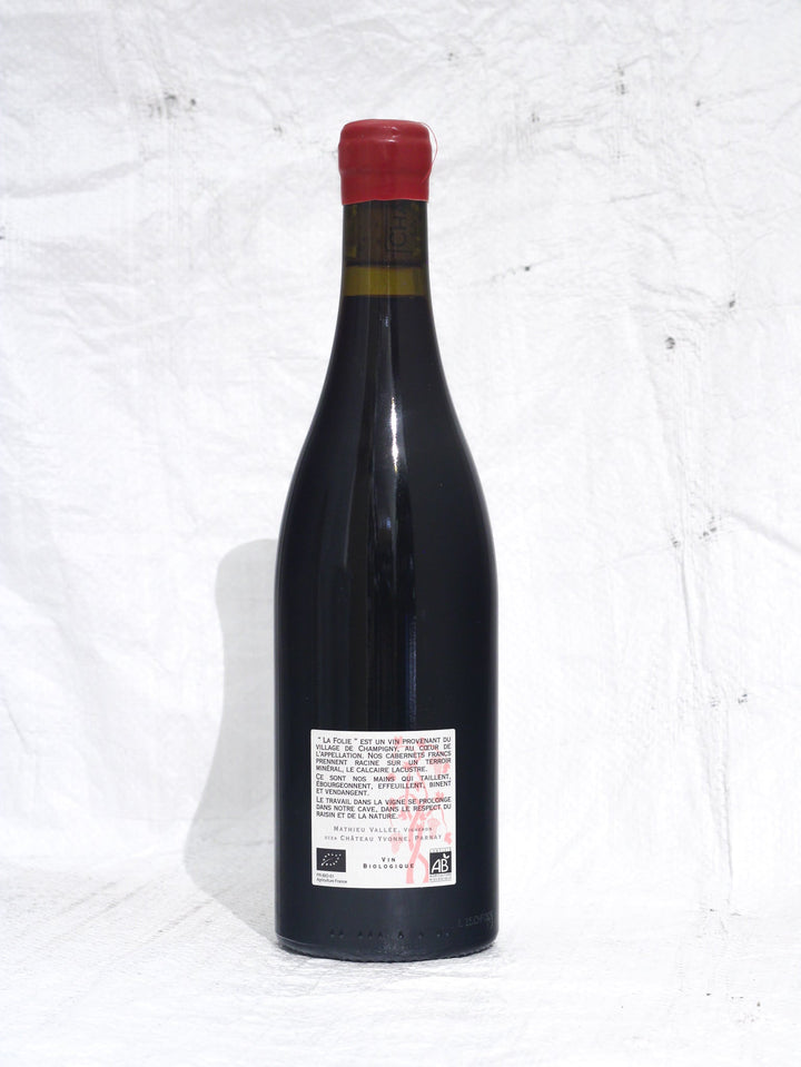 Saumur Champigny Rouge La Folie 2023 von Château Yvonne, Rückansicht der Rotweinflasche mit Rückenetikett und Infos zum Loire-Biowein