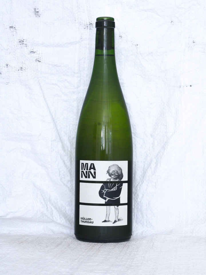 Müller-Thurgau 2024 1L von Andi Mann – Bio Weißwein aus Rheinhessen in Deutschland mit Vorderetikett.