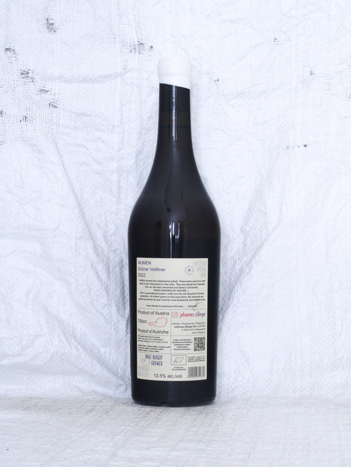 Rücketikett des Numen Grüner Veltliner 2022 Bio Naturweins von Johannes Zillinger aus dem Weinviertel.
