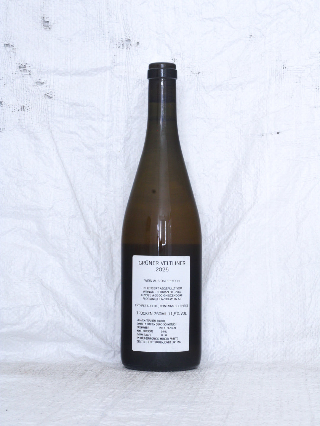 Grüner Veltliner 2025 von Florian Herzog aus dem Kremstal in Niederösterreich – Bio Naturwein, Vorderansicht der Weinflasche.