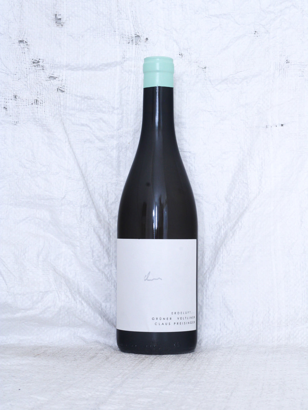 Grüner Veltliner ErdeLuftGras 2025 von Claus Preisinger aus Gols im Burgenland – biodynamischer Bio Weißwein, Vorderansicht der Weinflasche.