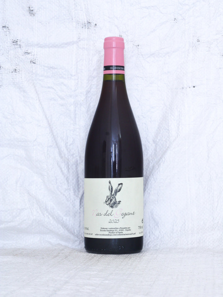 Nas del Gegant Rosé 2025 von Celler Escoda Sanahuja aus Katalonien – Bio Naturwein, Vorderansicht der Weinflasche.