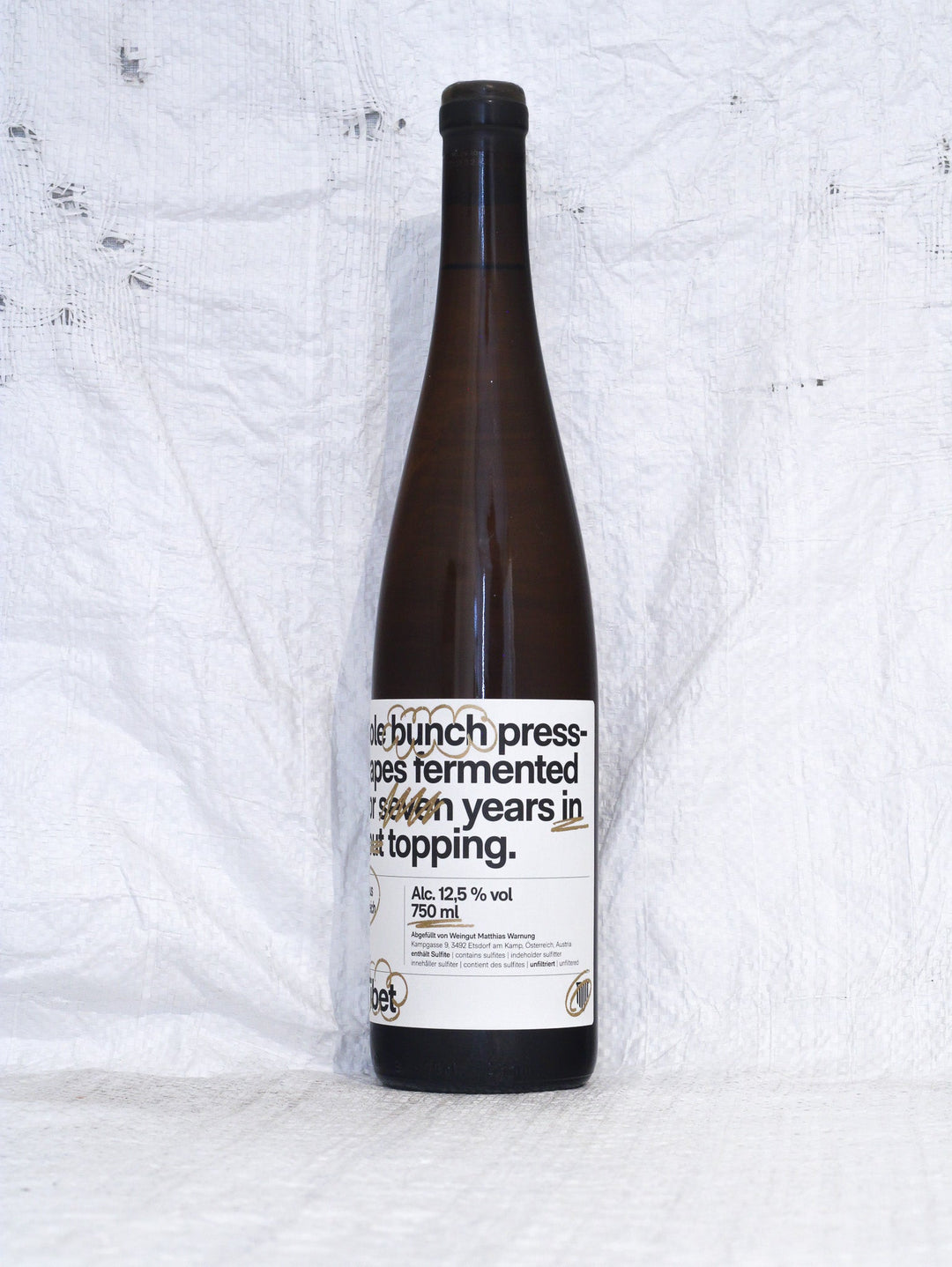 Wild Bunch 7 Years In Tibet 2015 0,75L Wein von Matthias Warnung aus Niederösterreich Flasche Seitenansicht